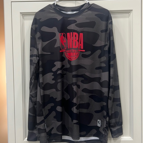 NBA Other - NBA Official Basketball Men's Medium Pullover Long Sleeve Tee Black Tone